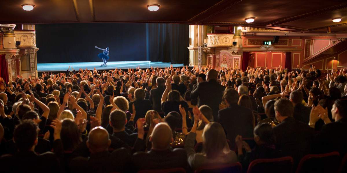 Greatlitlebreaks theatre experience Blog generic audience cheering ballet dancer